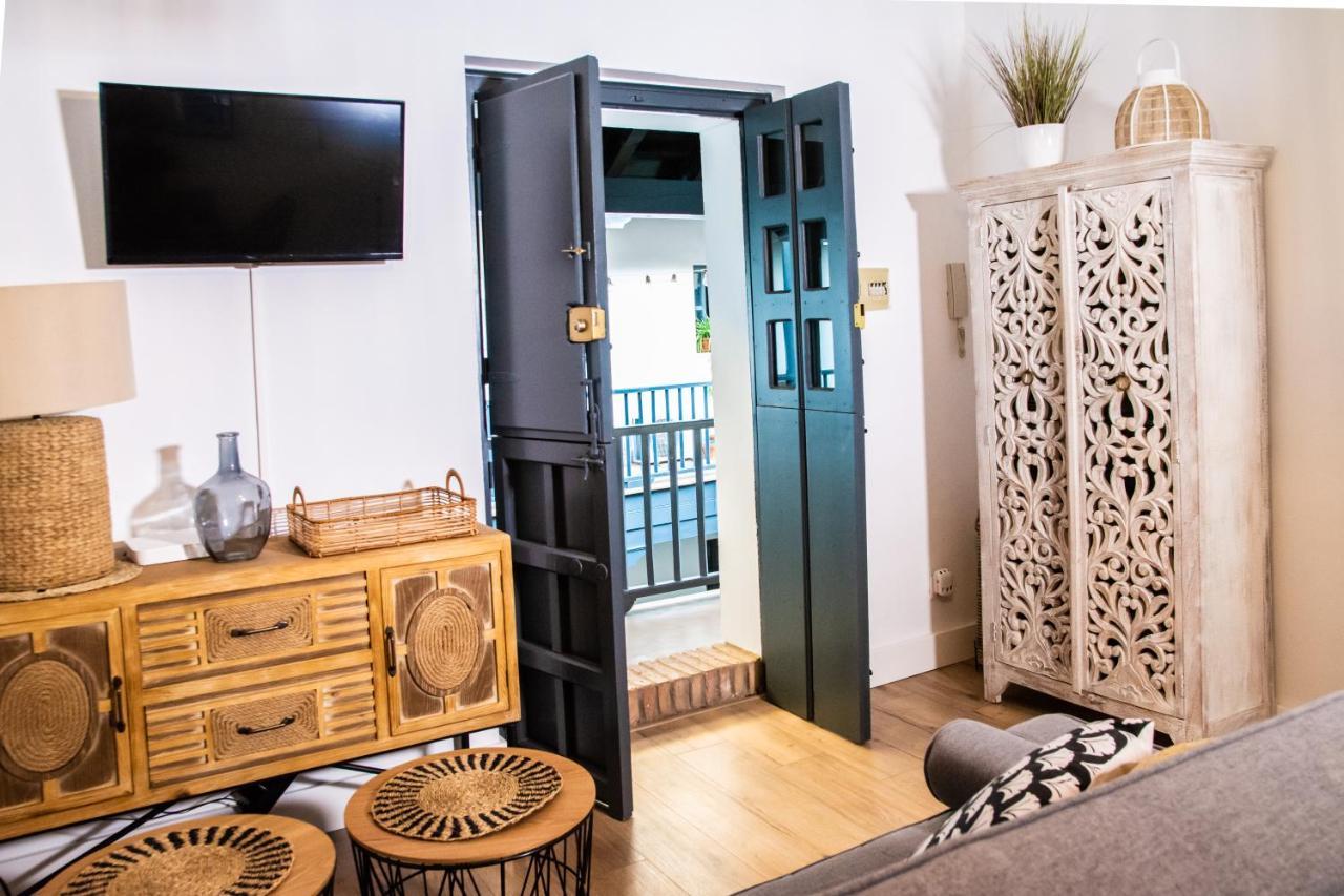 New Apartment In Traditional Building Of The XVI Century Севілья Екстер'єр фото
