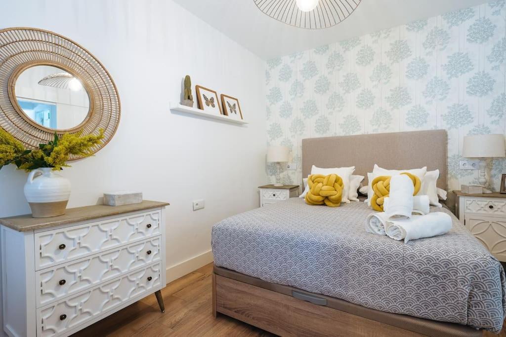 New Apartment In Traditional Building Of The XVI Century Севілья Екстер'єр фото